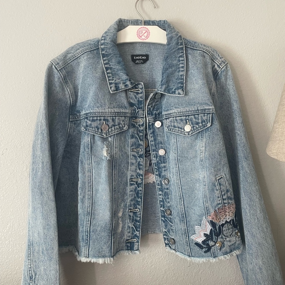 Bebe Gorgeous jacket  xl but can fit a m zice to.perfect condition stones